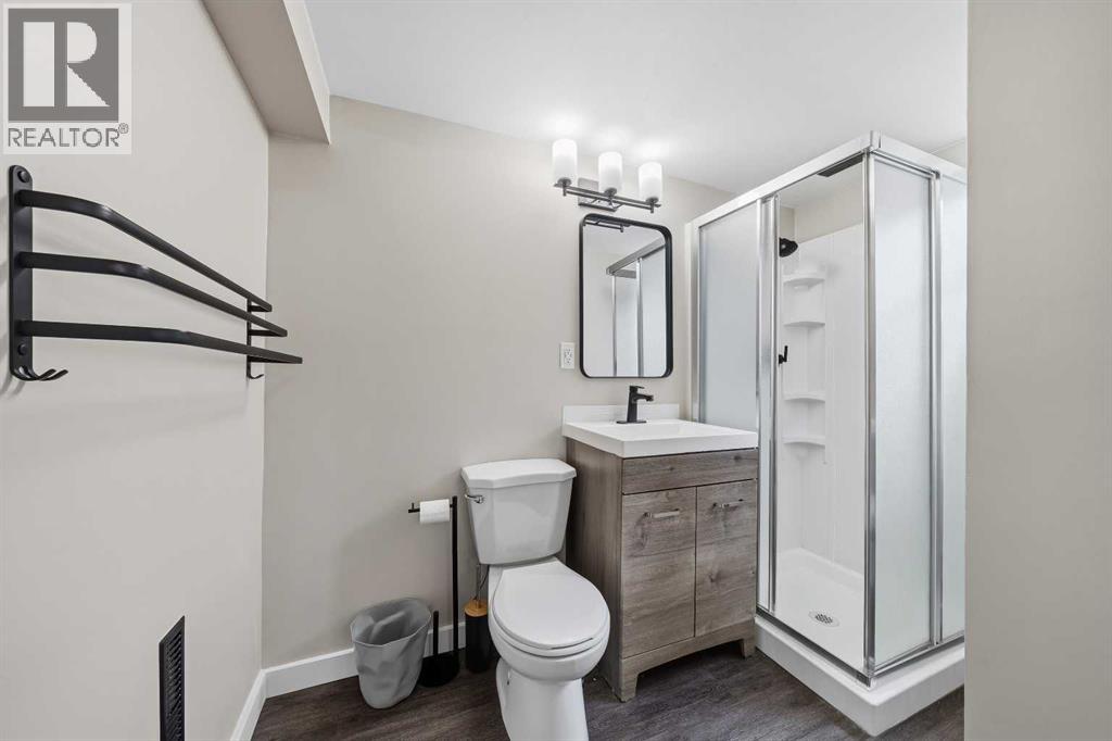 3807 1 Street NE - 32