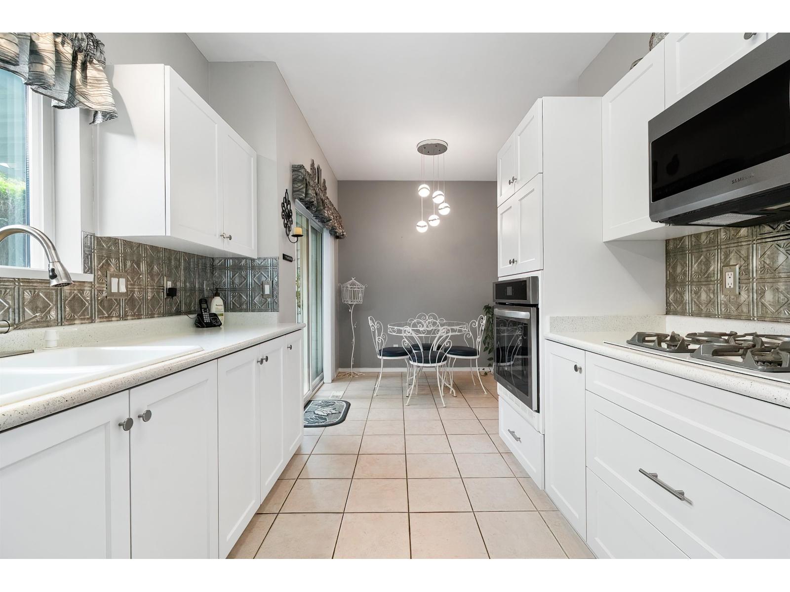 38 730 MCCOMBS DRIVE, Harrison Hot Springs, Harrison Hot Springs
