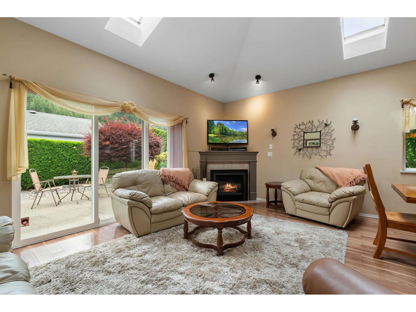 38 730 MCCOMBS DRIVE, Harrison Hot Springs, Harrison Hot Springs