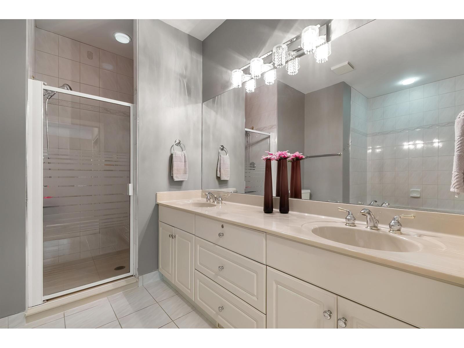 38 730 MCCOMBS DRIVE, Harrison Hot Springs, Harrison Hot Springs