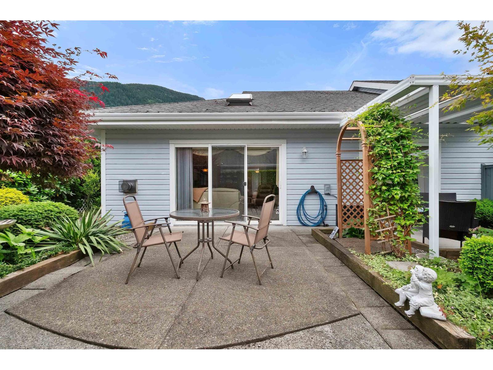 38 730 MCCOMBS DRIVE, Harrison Hot Springs, Harrison Hot Springs
