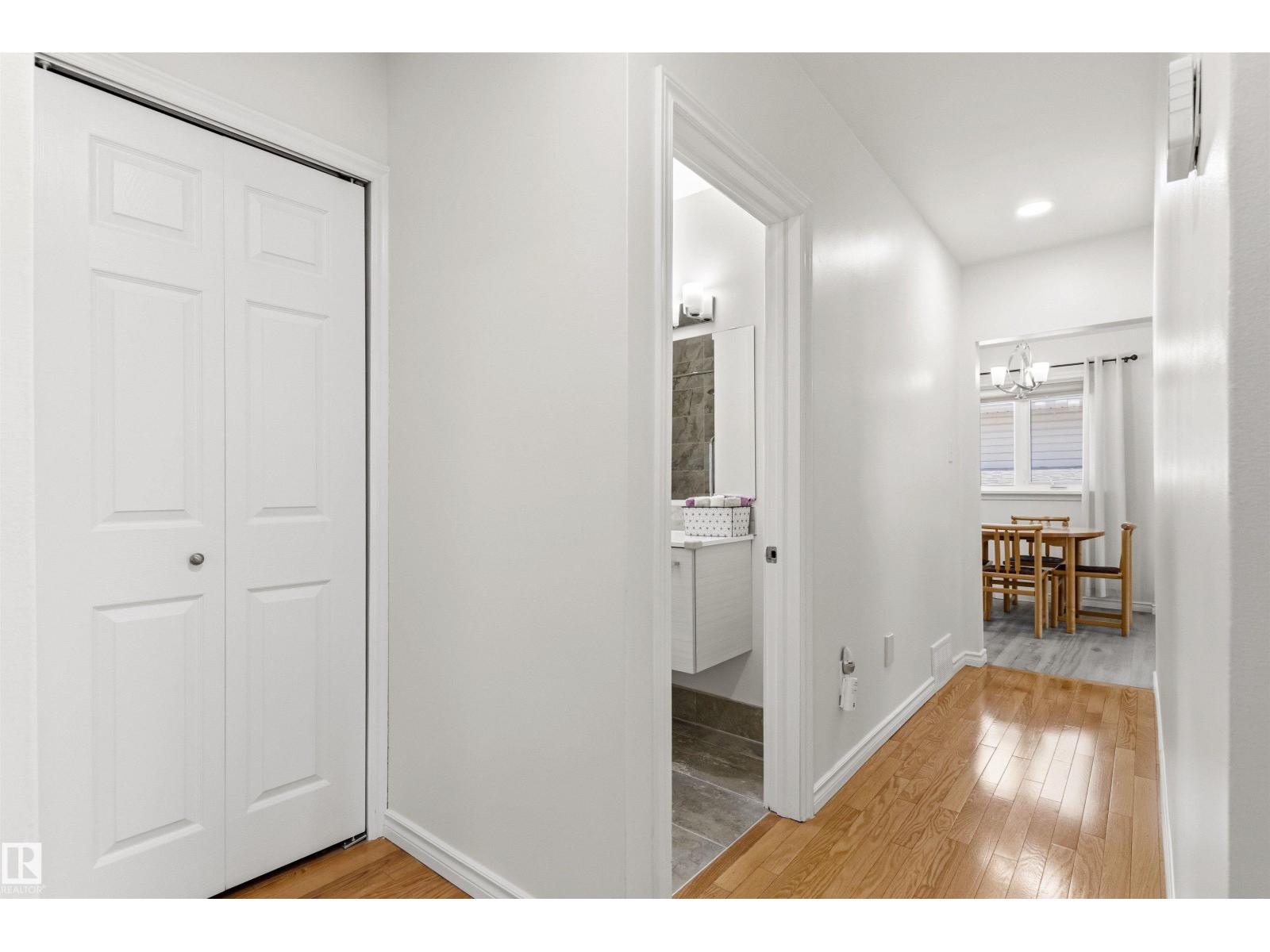 8708 89 AV NW — photo 18