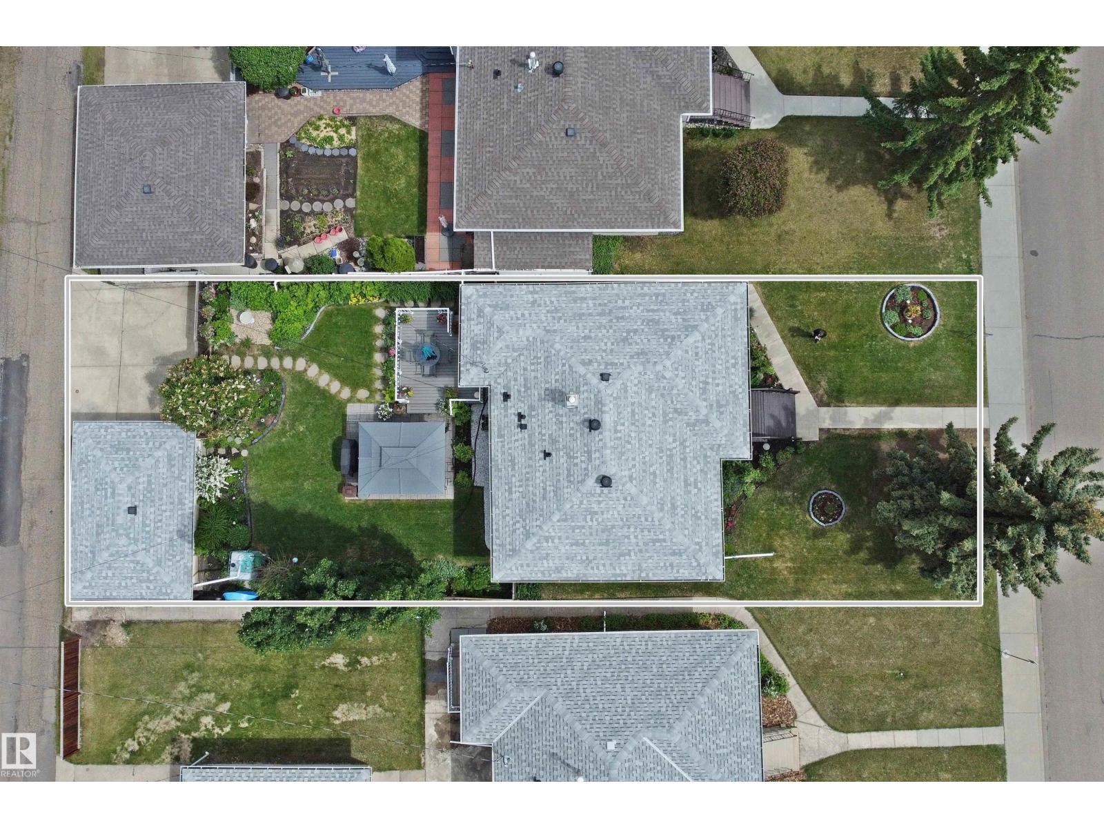 8708 89 AV NW — photo 48