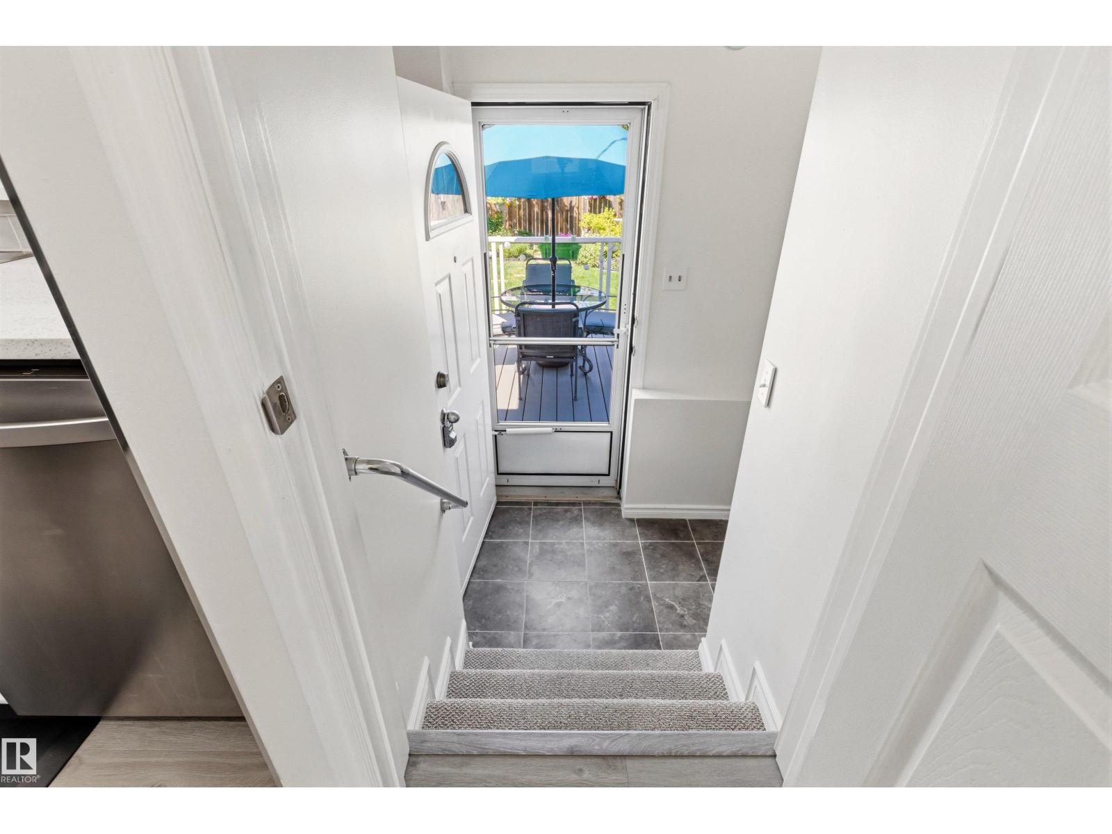 8708 89 AV NW — photo 26