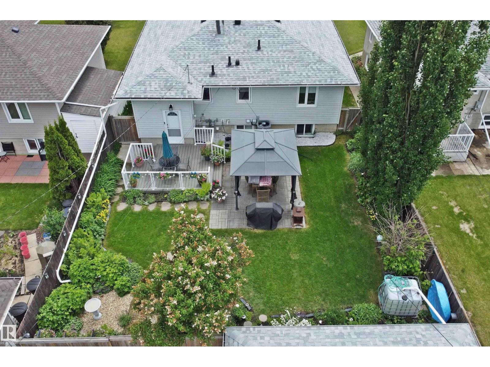 8708 89 AV NW — photo 46