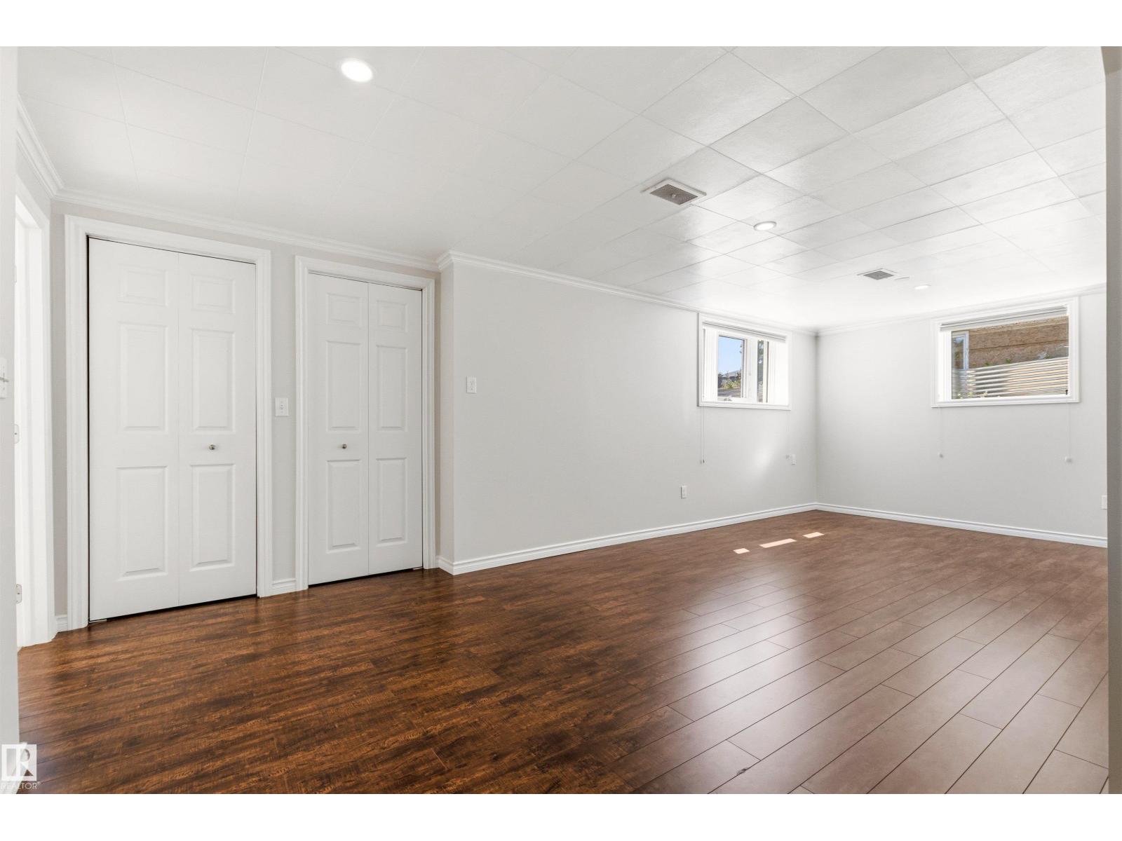 8708 89 AV NW — photo 28