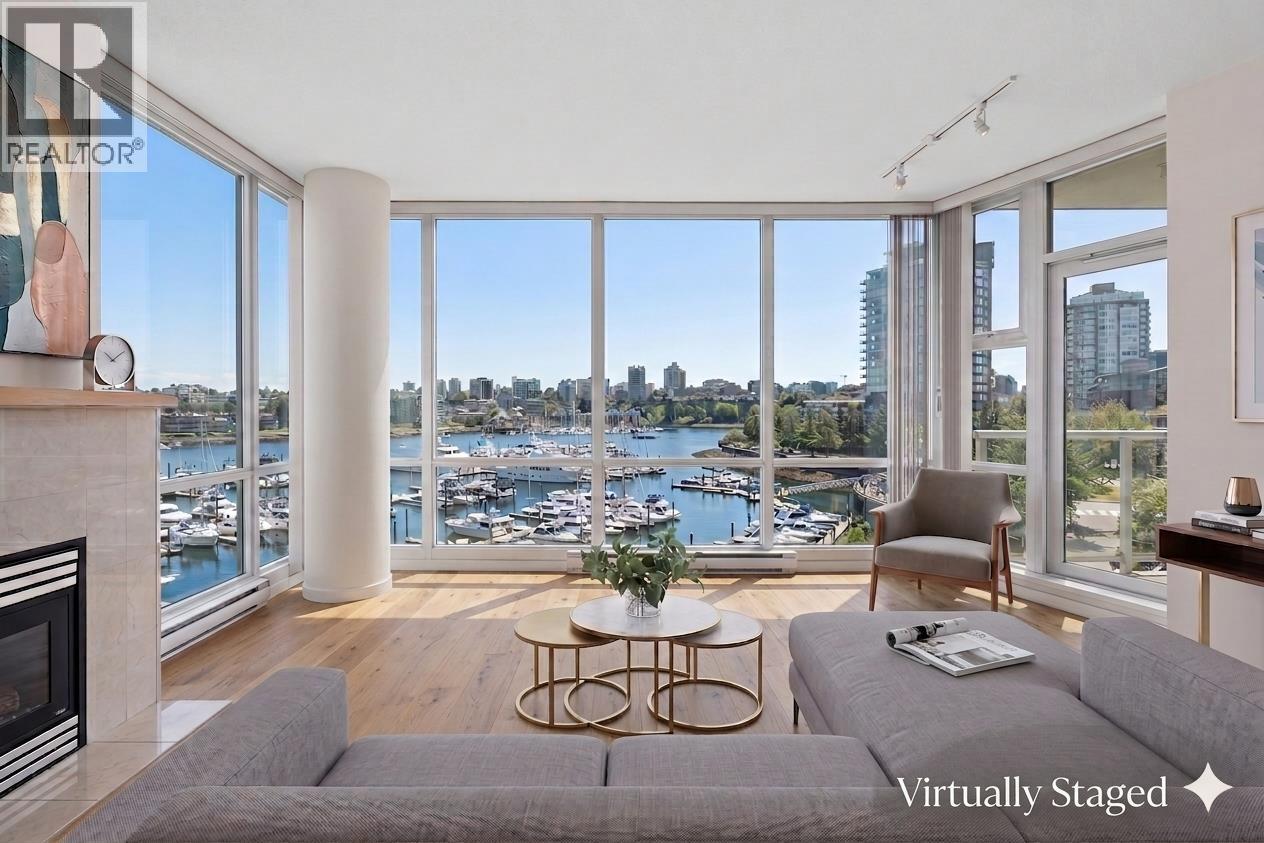 501 1099 MARINASIDE CRESCENT — photo 3