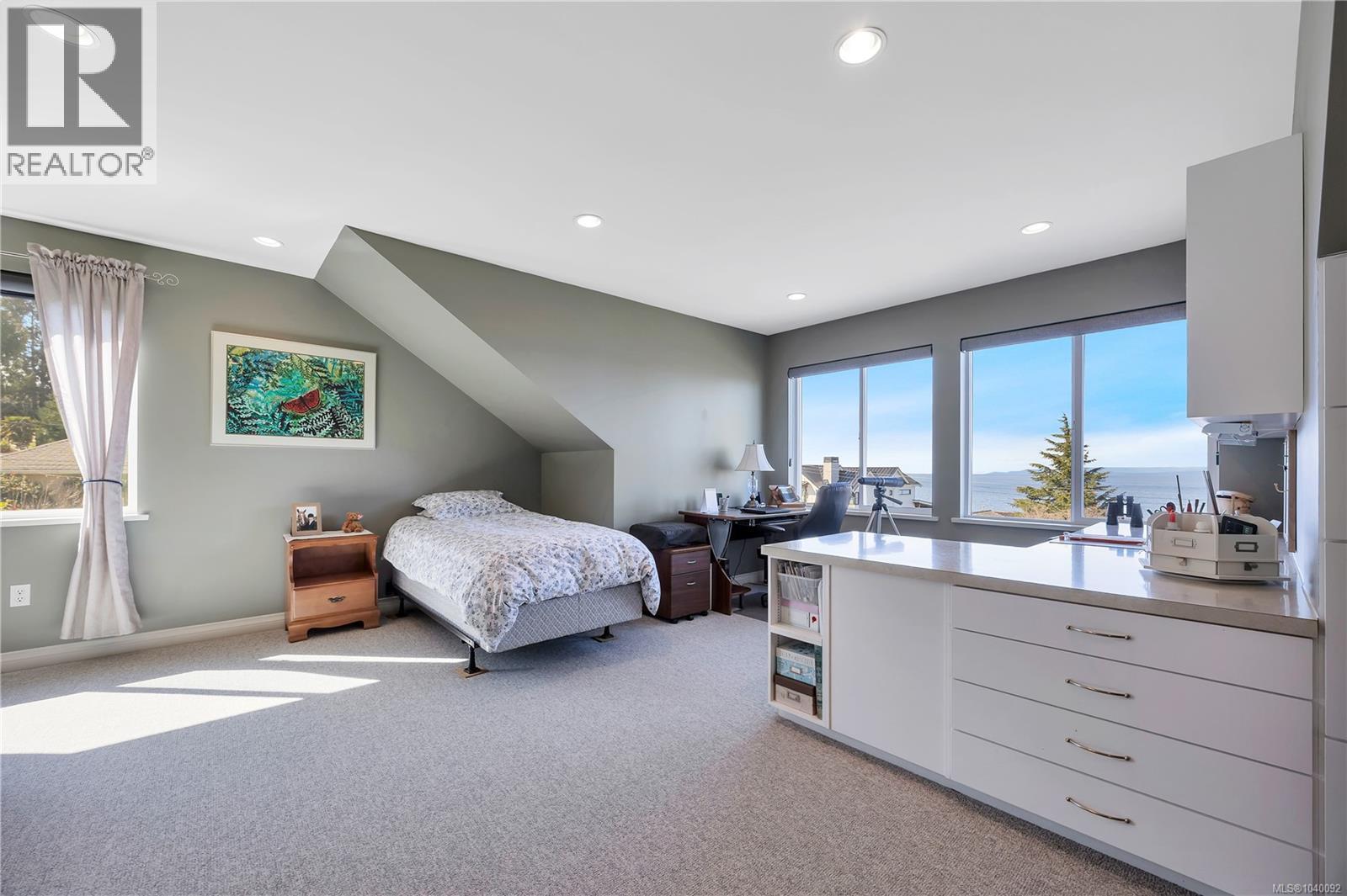 315 Crescent Rd W - 5