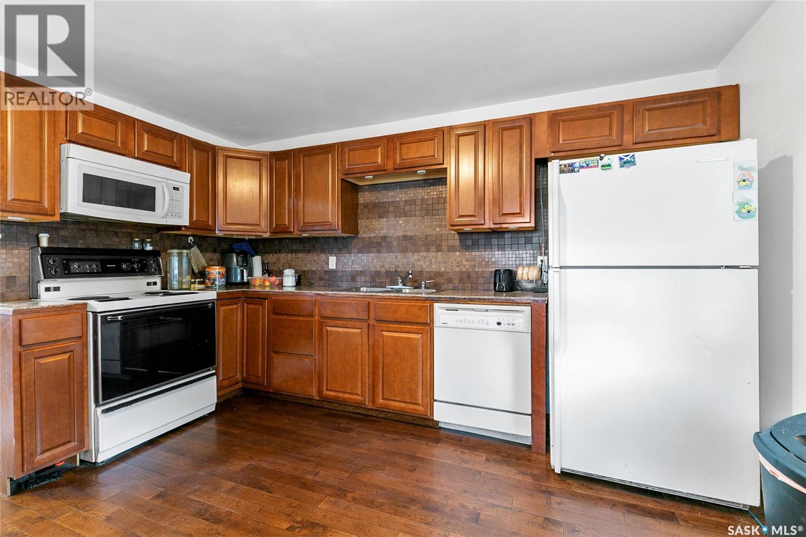 1357 Wascana STREET - 12