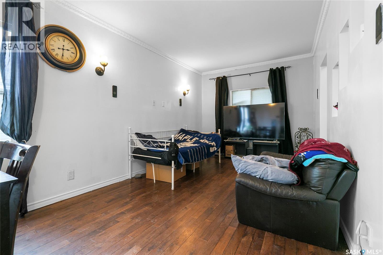1357 Wascana STREET - 5
