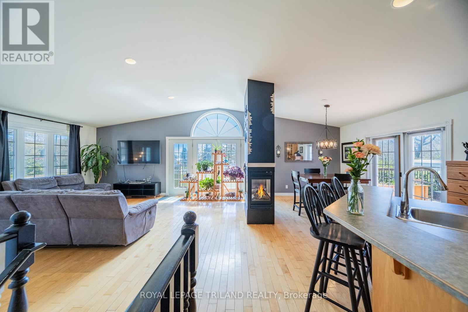 10234 JULIE AVENUE - 15