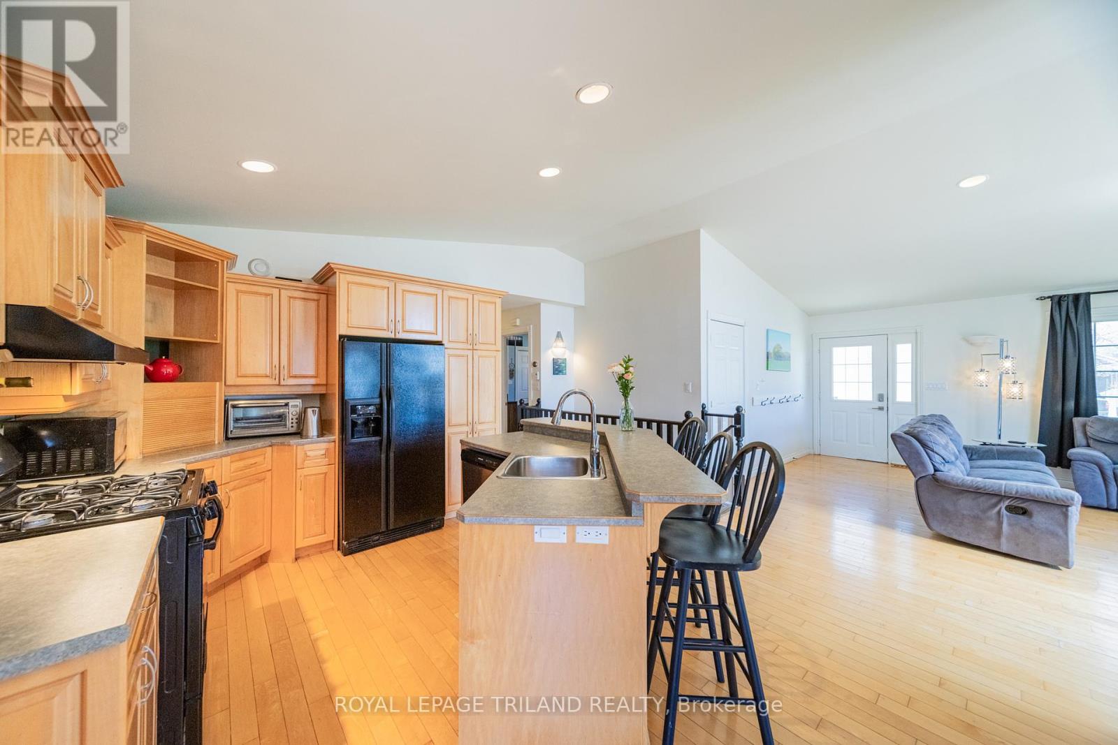 10234 JULIE AVENUE - 16