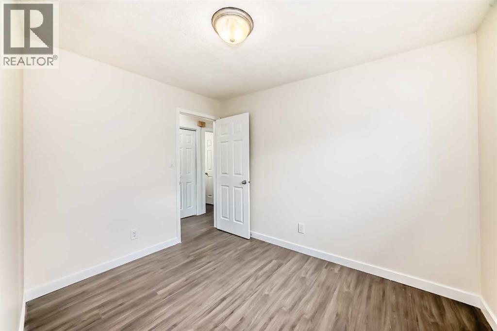 2918 Doverville Crescent SE - 26