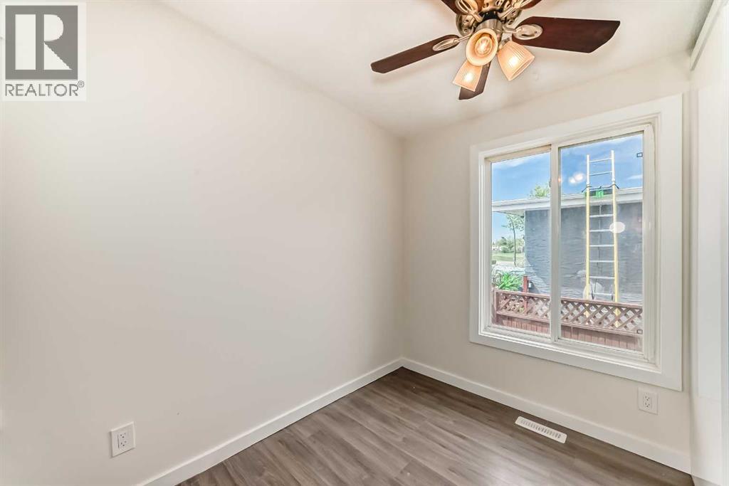 2918 Doverville Crescent SE - 10