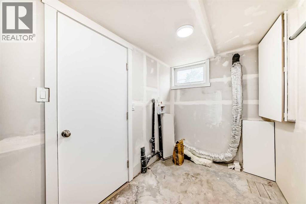 2918 Doverville Crescent SE - 42