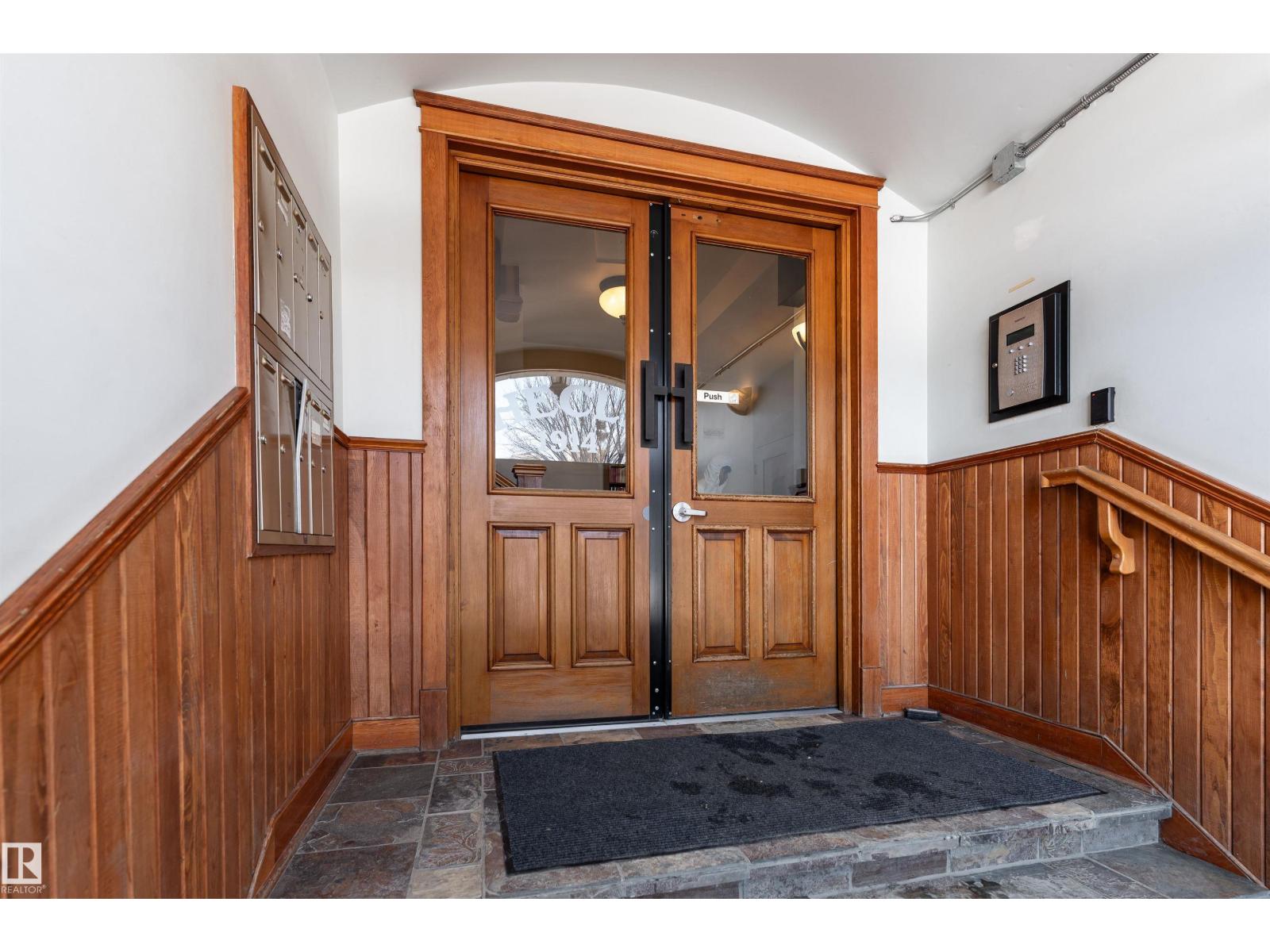 #301 10141 95 ST NW - 46