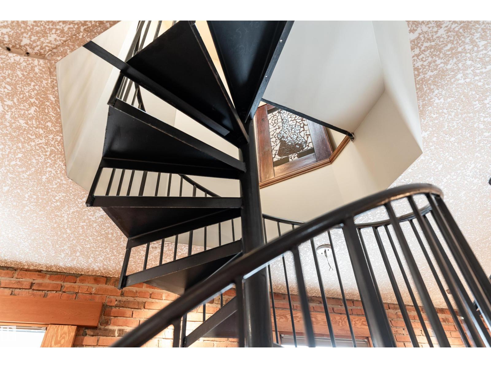 #301 10141 95 ST NW - 30