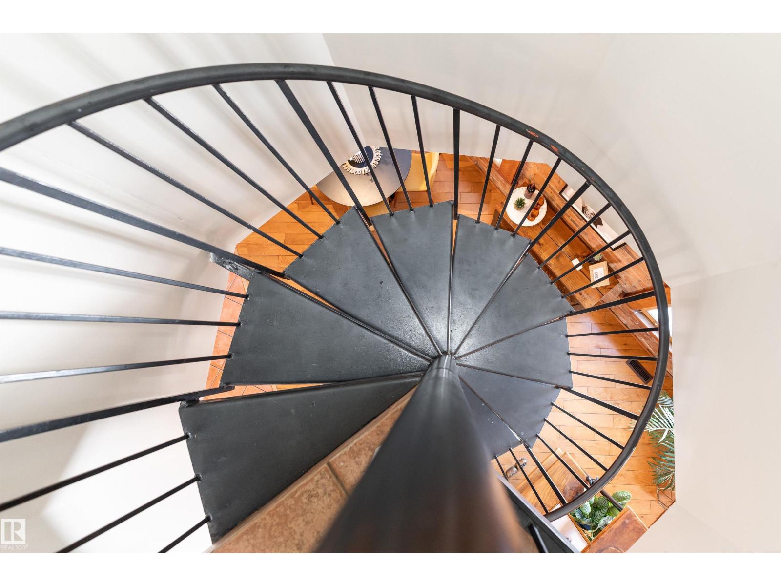 #301 10141 95 ST NW - 32