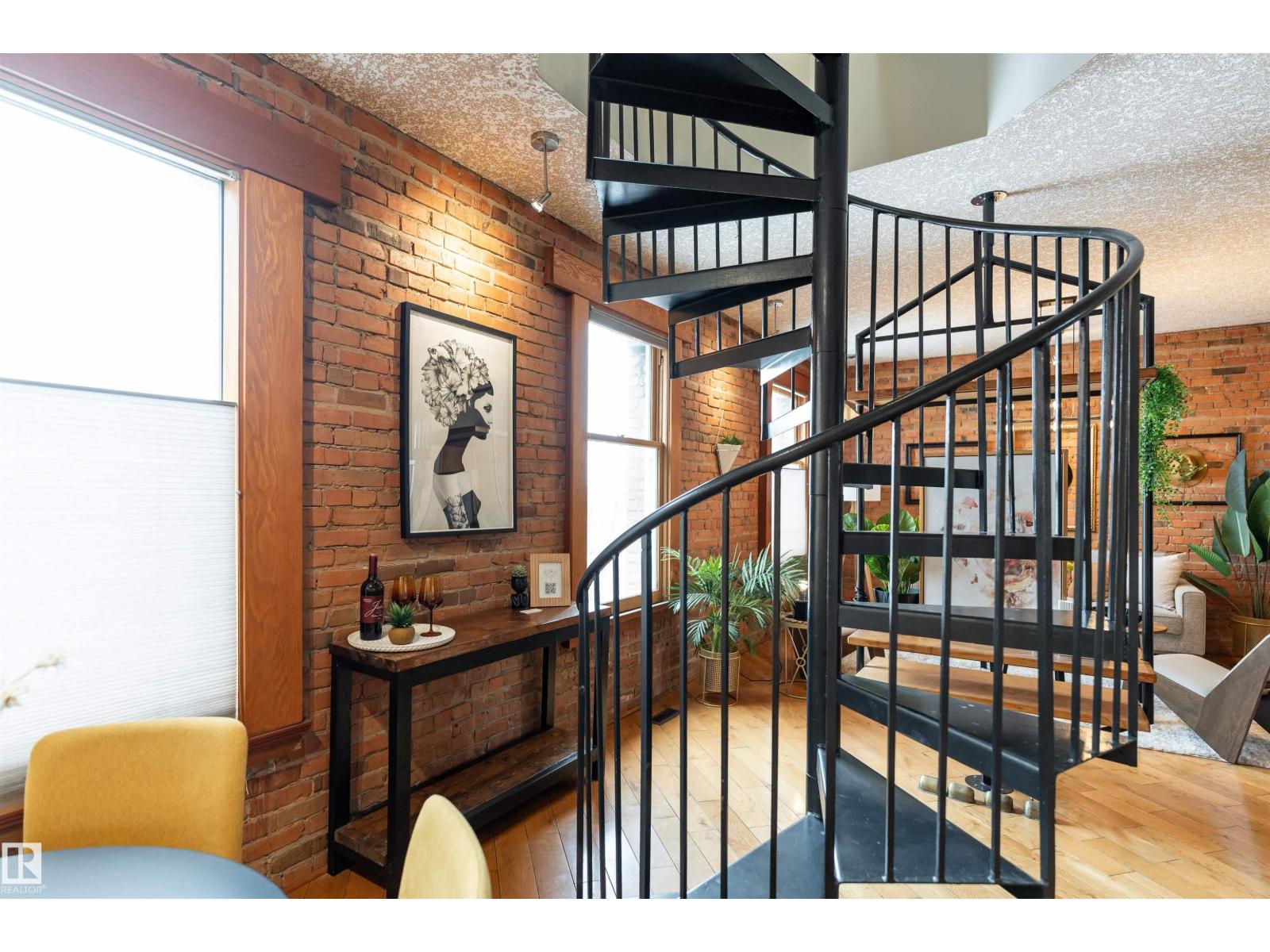 #301 10141 95 ST NW - 28