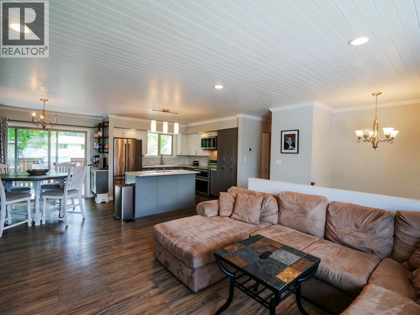 530 NADEAU STREET - 5