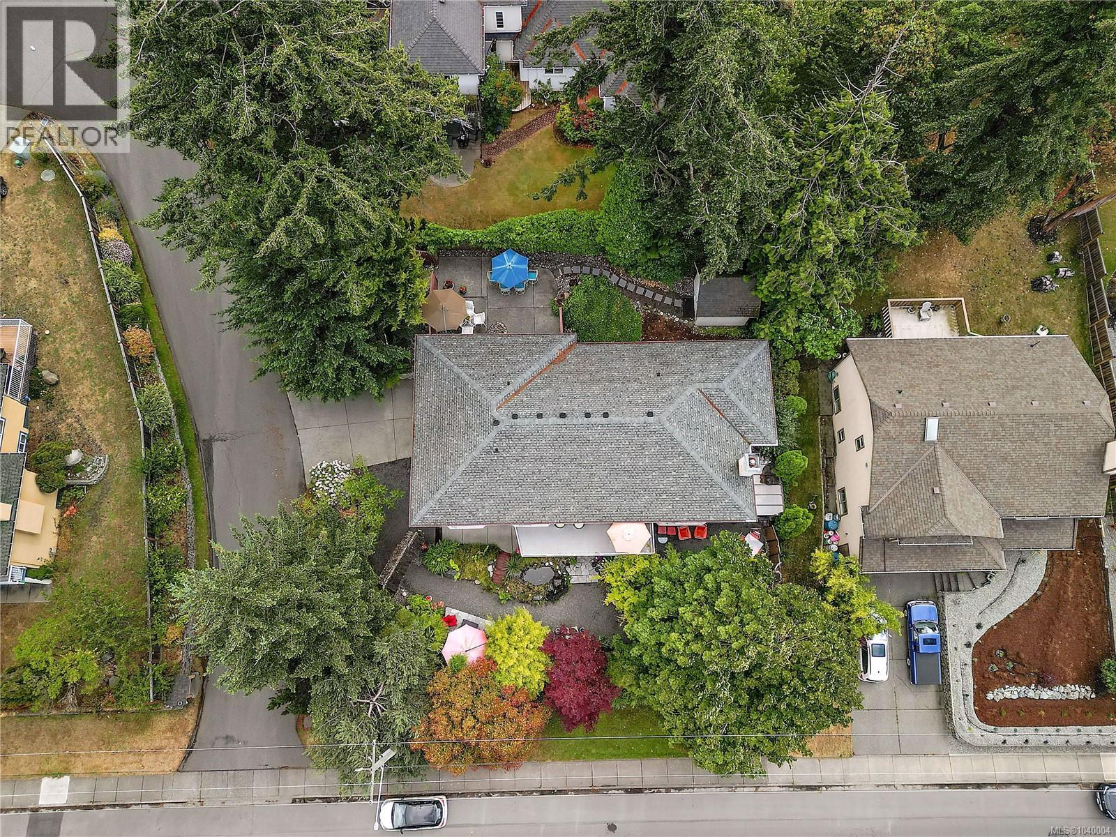 #A 6599 Central Saanich Rd - 36