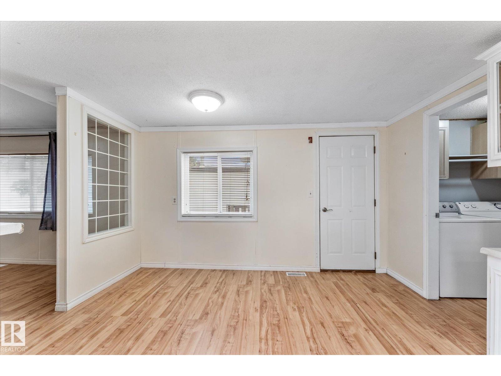 1063 LAKELAND CR - 15