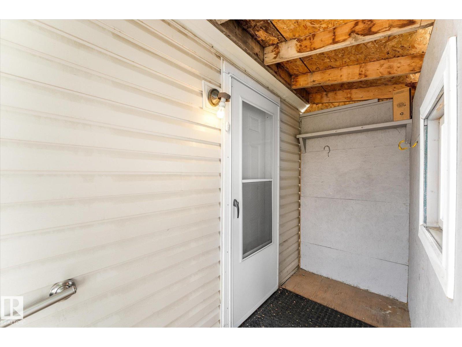 1063 LAKELAND CR - 6