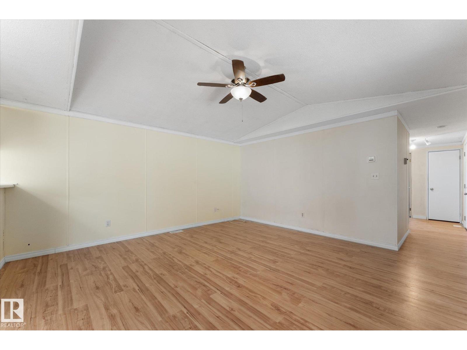 1063 LAKELAND CR - 9