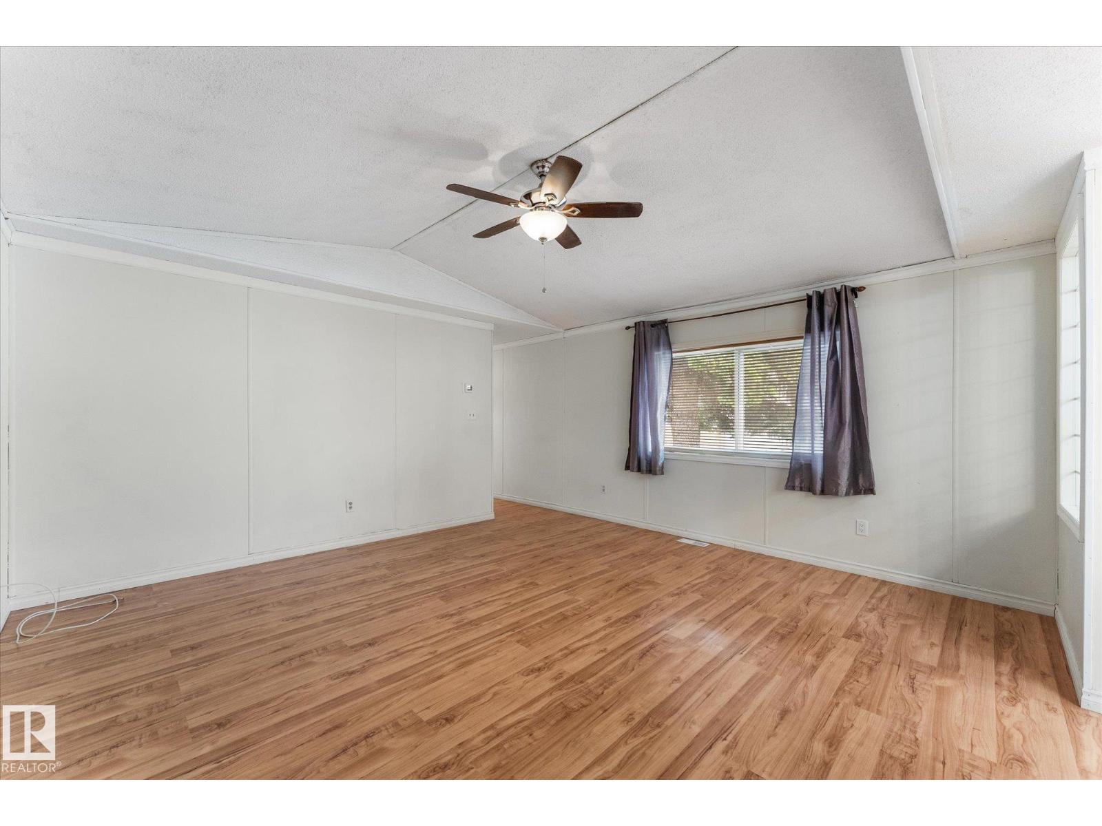 1063 LAKELAND CR - 8