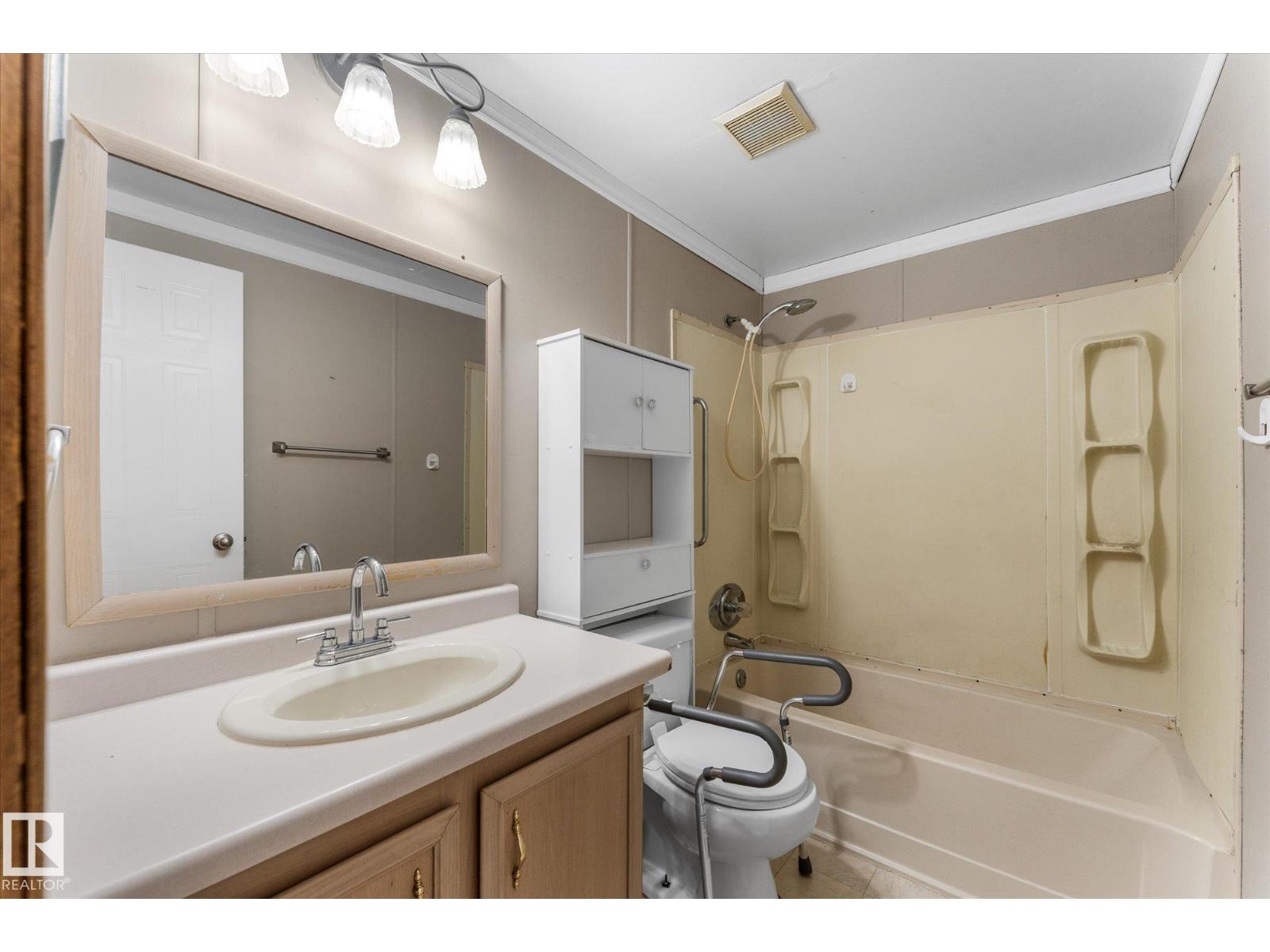 1063 LAKELAND CR - 28