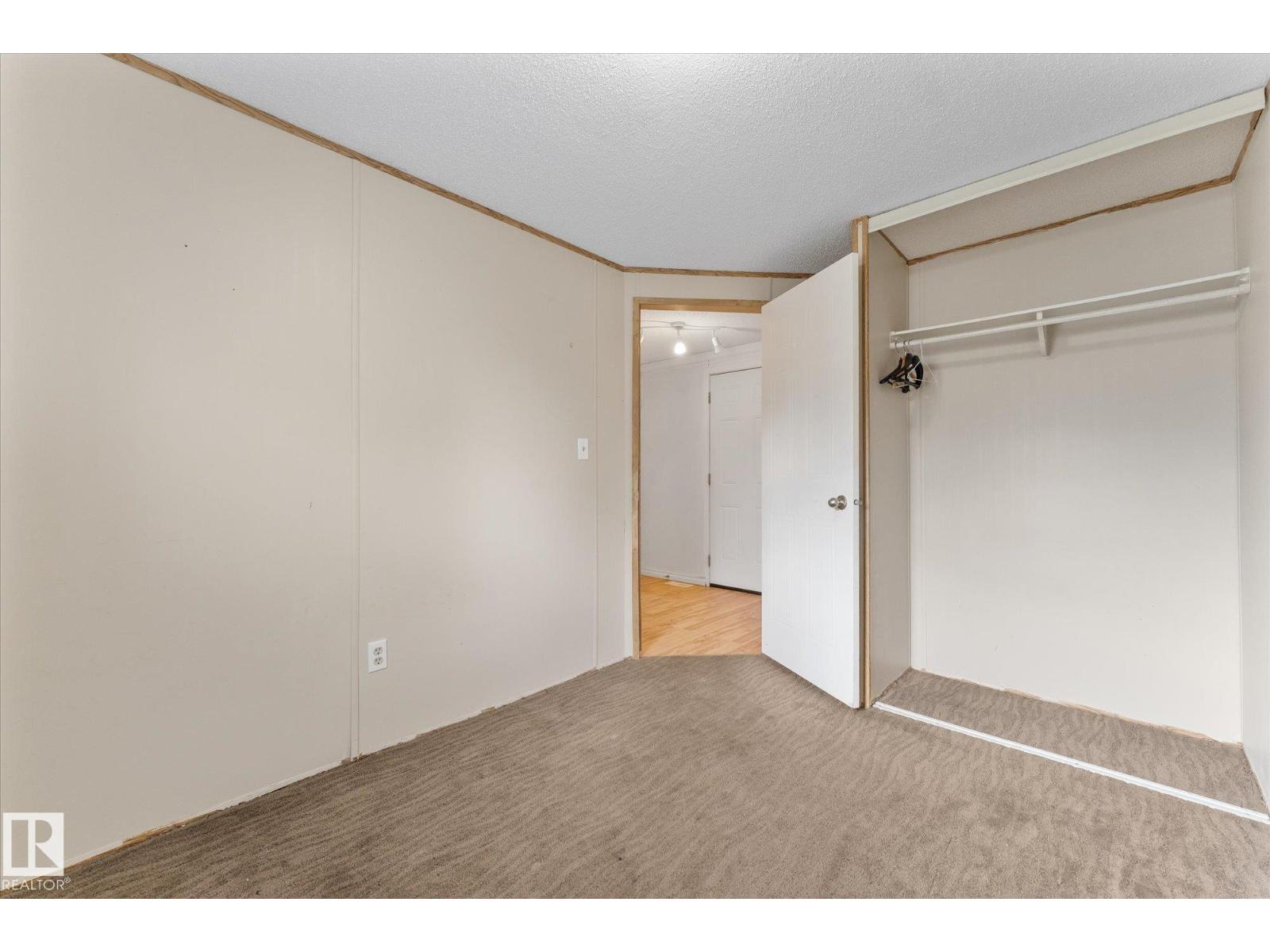 1063 LAKELAND CR - 24