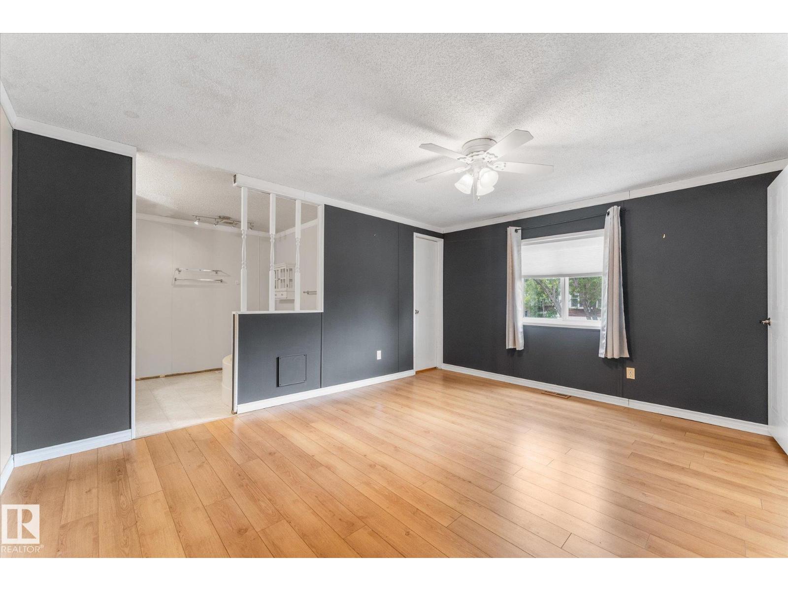 1063 LAKELAND CR - 18