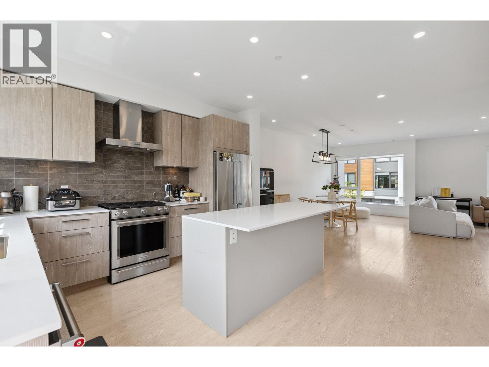 38 3597 MALSUM DRIVE, North Vancouver