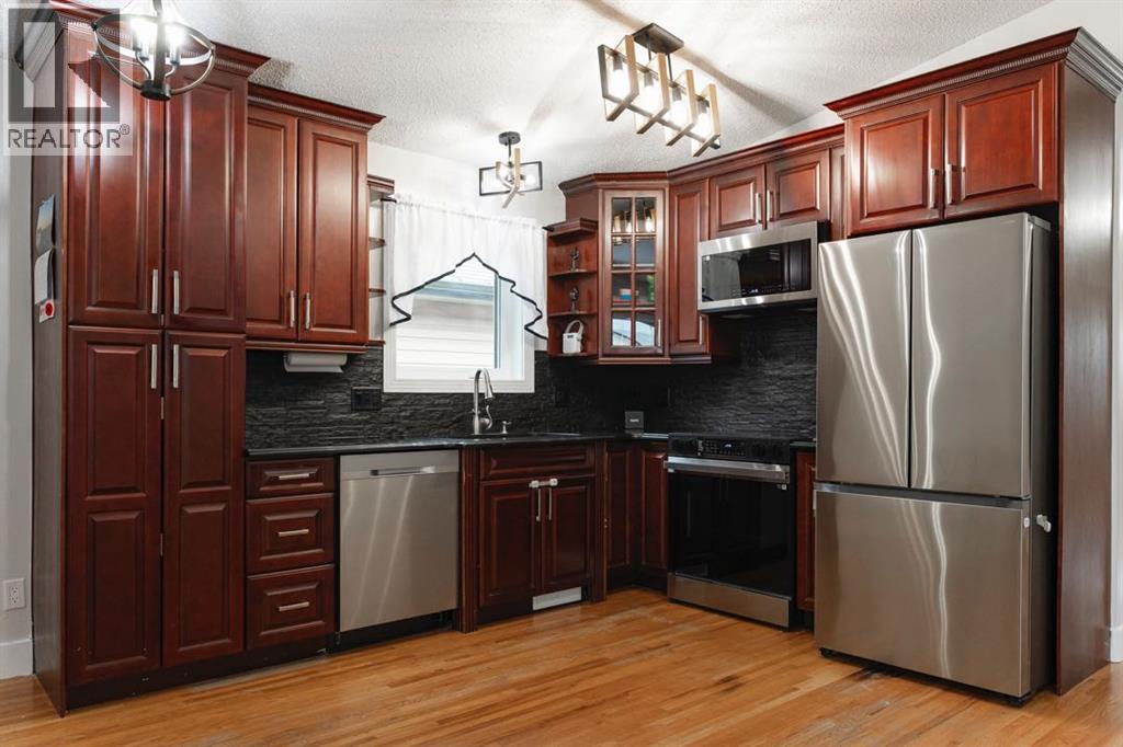 280 Diefenbaker Drive — photo 8