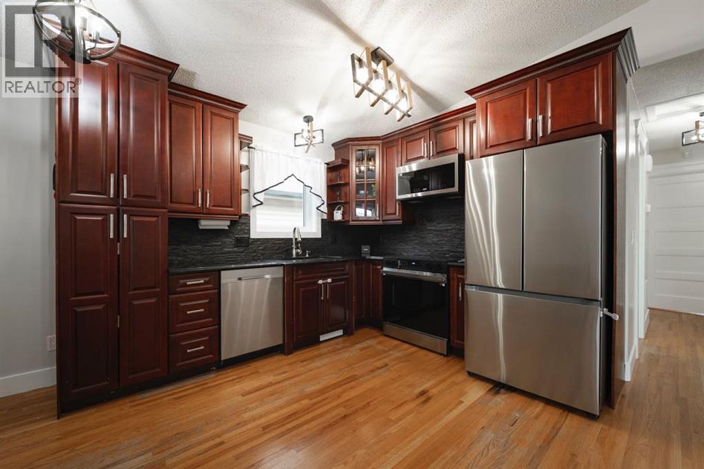 280 Diefenbaker Drive — photo 7