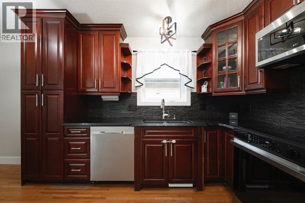 280 Diefenbaker Drive — photo 10