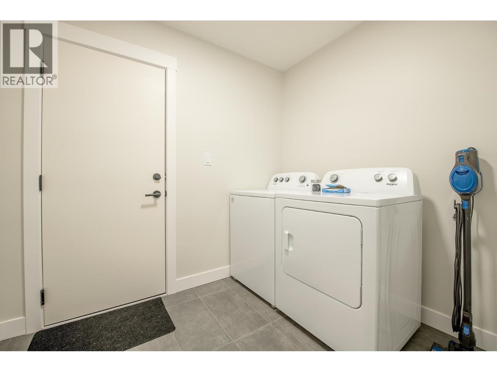 1040 CELIA CRESCENT, Gibsons