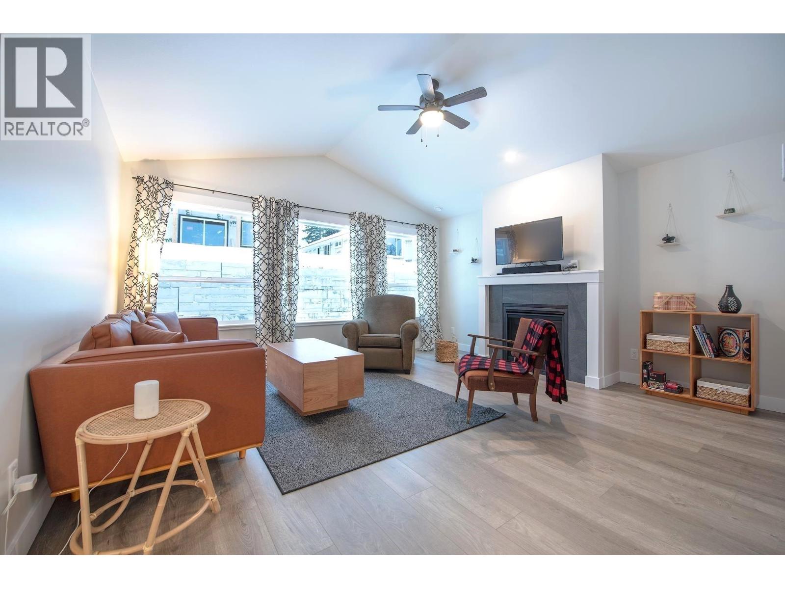 1040 CELIA CRESCENT, Gibsons