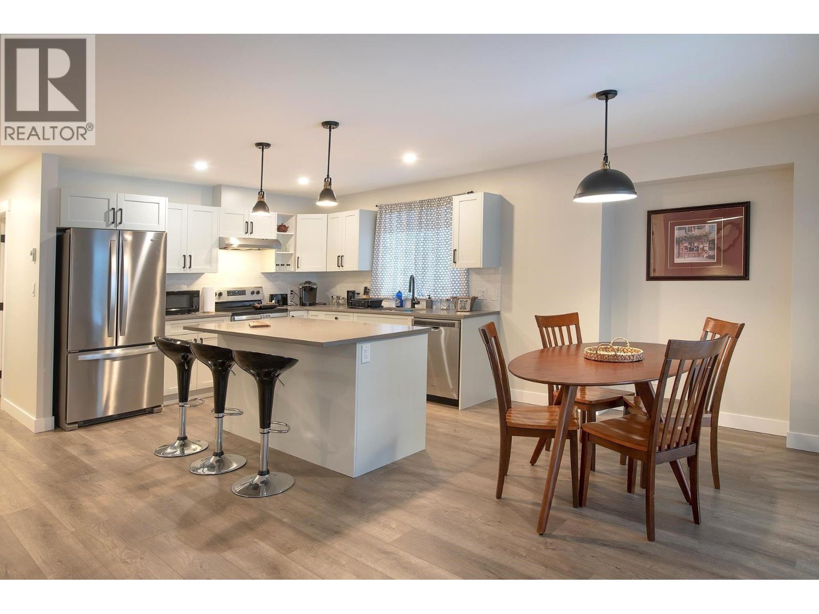 1040 CELIA CRESCENT, Gibsons