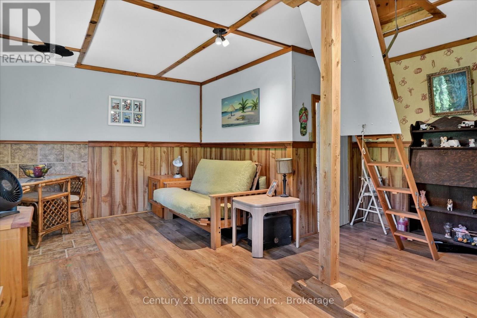 90 BOWEN ROAD - 31