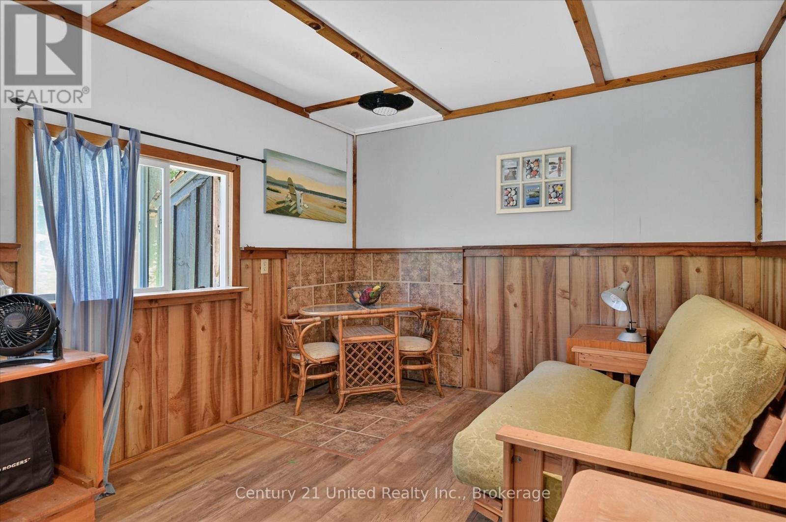90 BOWEN ROAD - 32