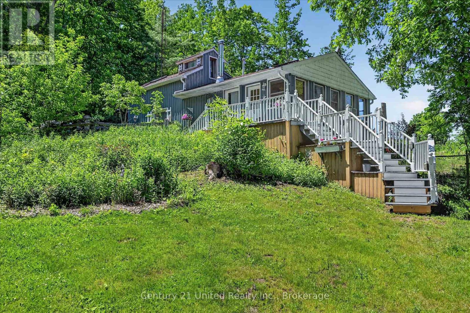 90 BOWEN ROAD - 24
