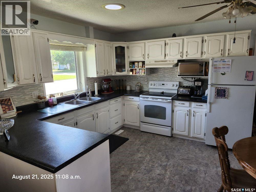 301 1 7th AVENUE W — photo 9