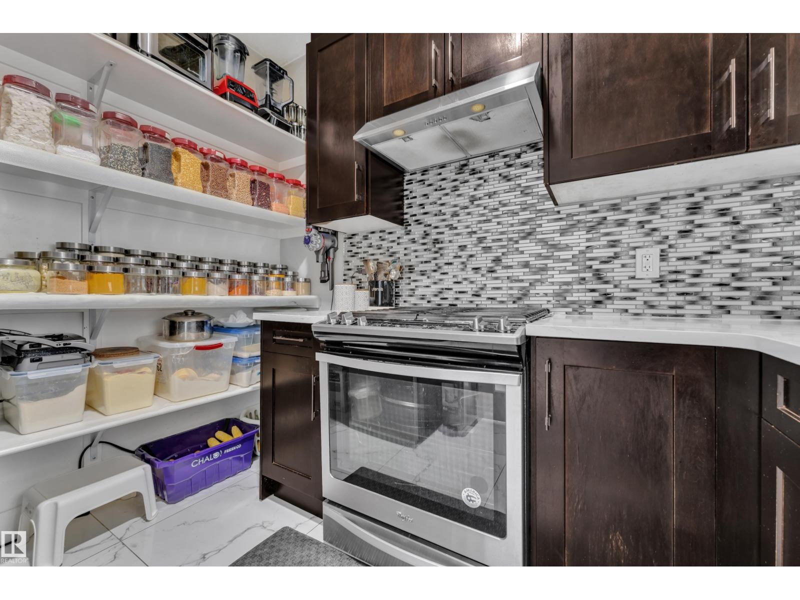 2419 15 AV NW — photo 11