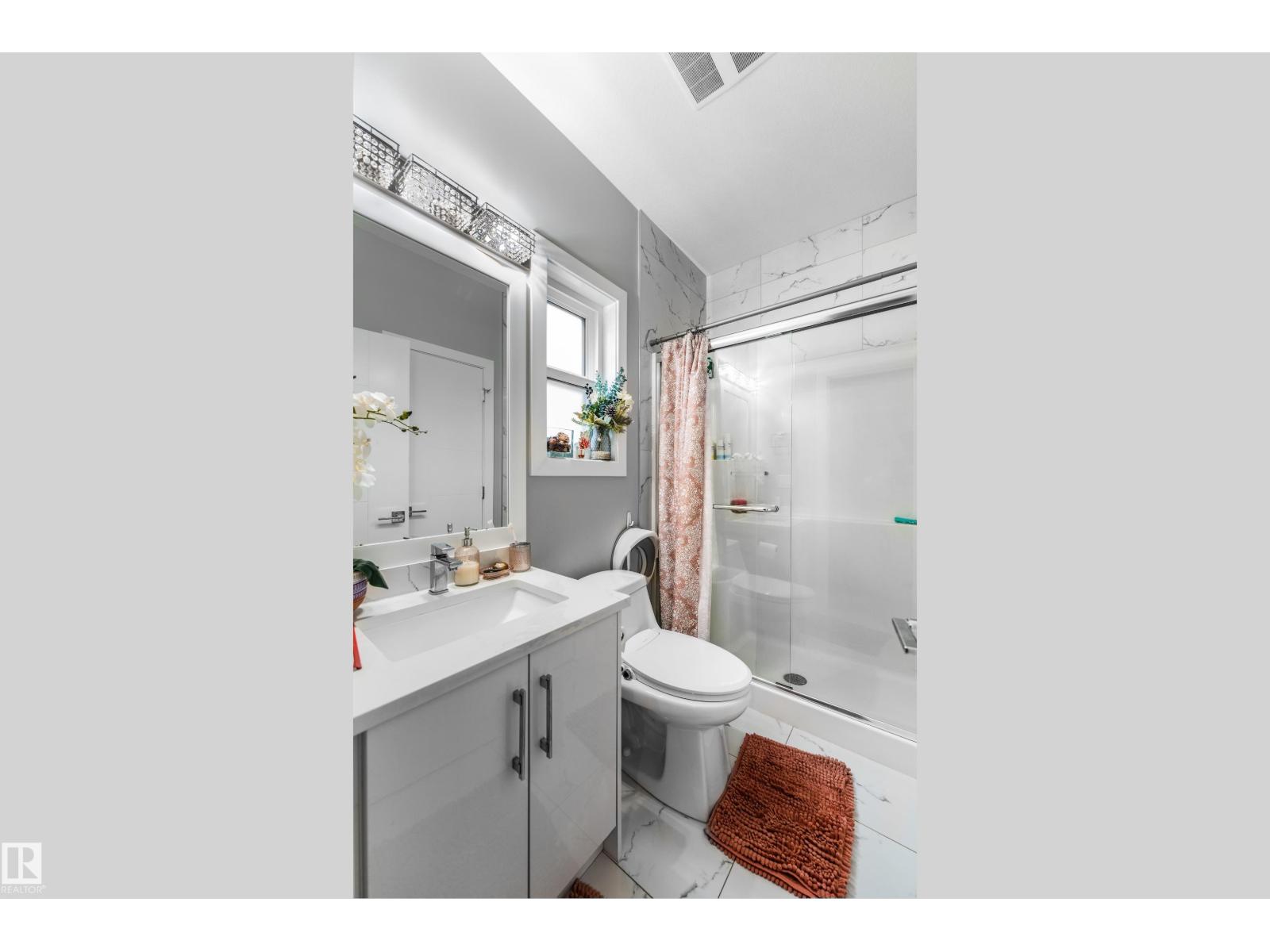 2419 15 AV NW — photo 18