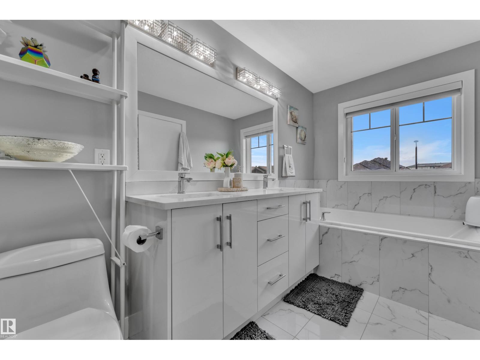 2419 15 AV NW — photo 24