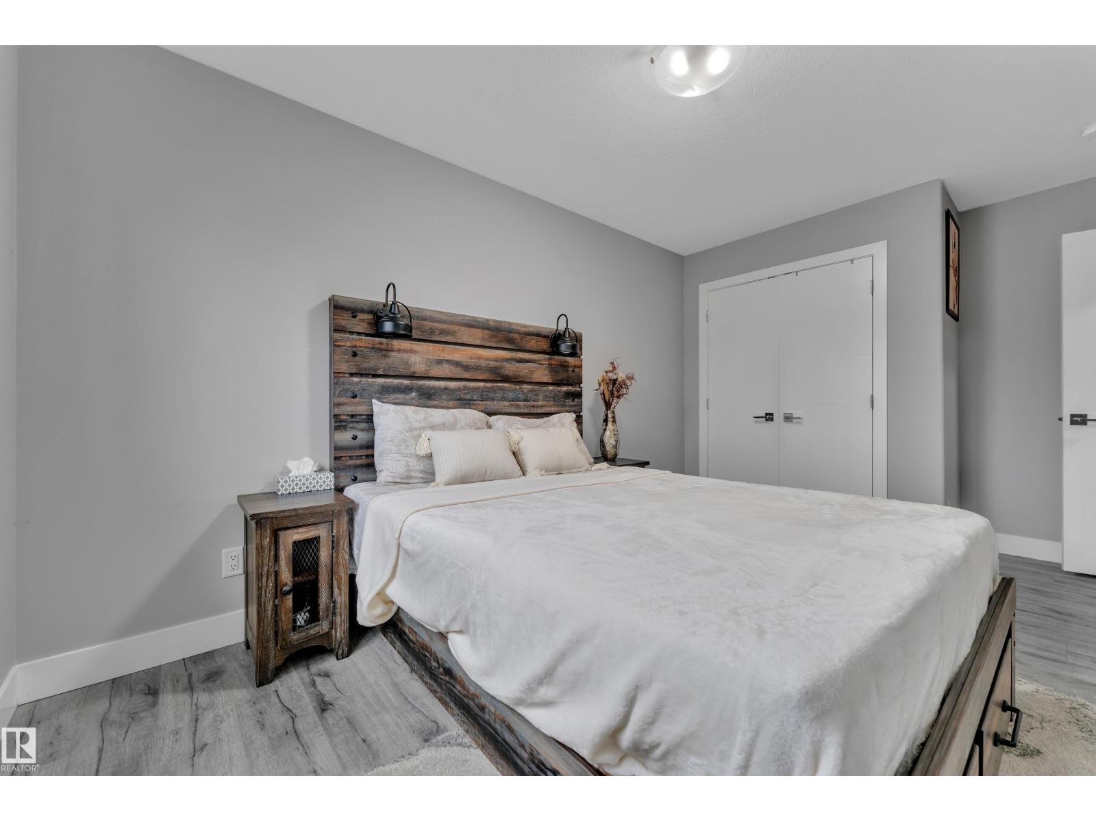 2419 15 AV NW — photo 26