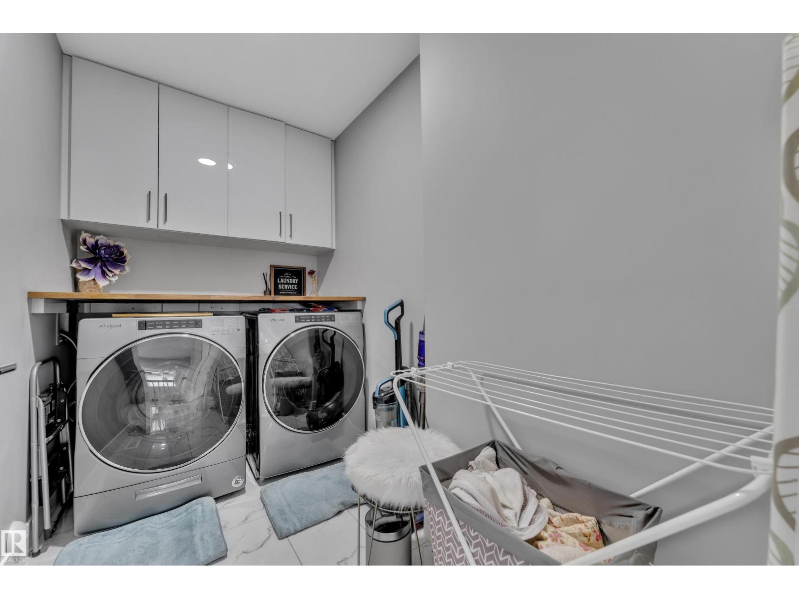 2419 15 AV NW — photo 30
