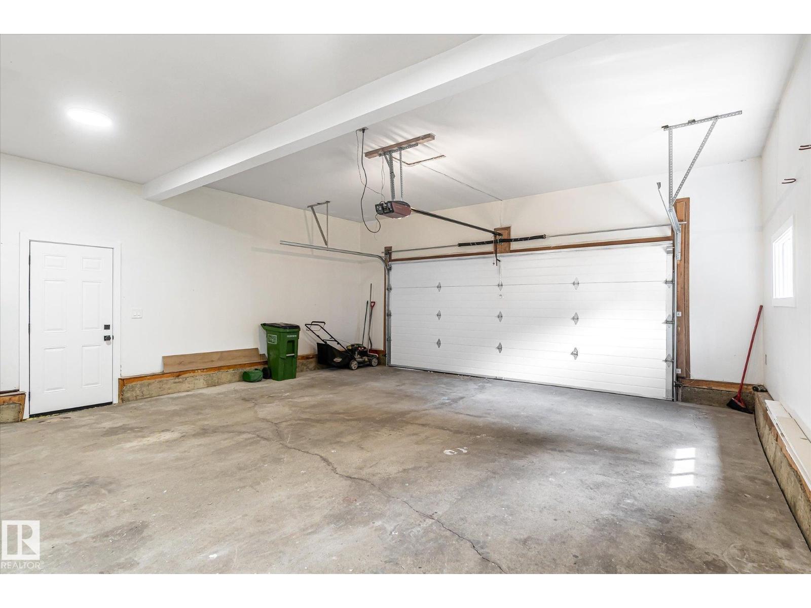 5716 175 ST NW — photo 38