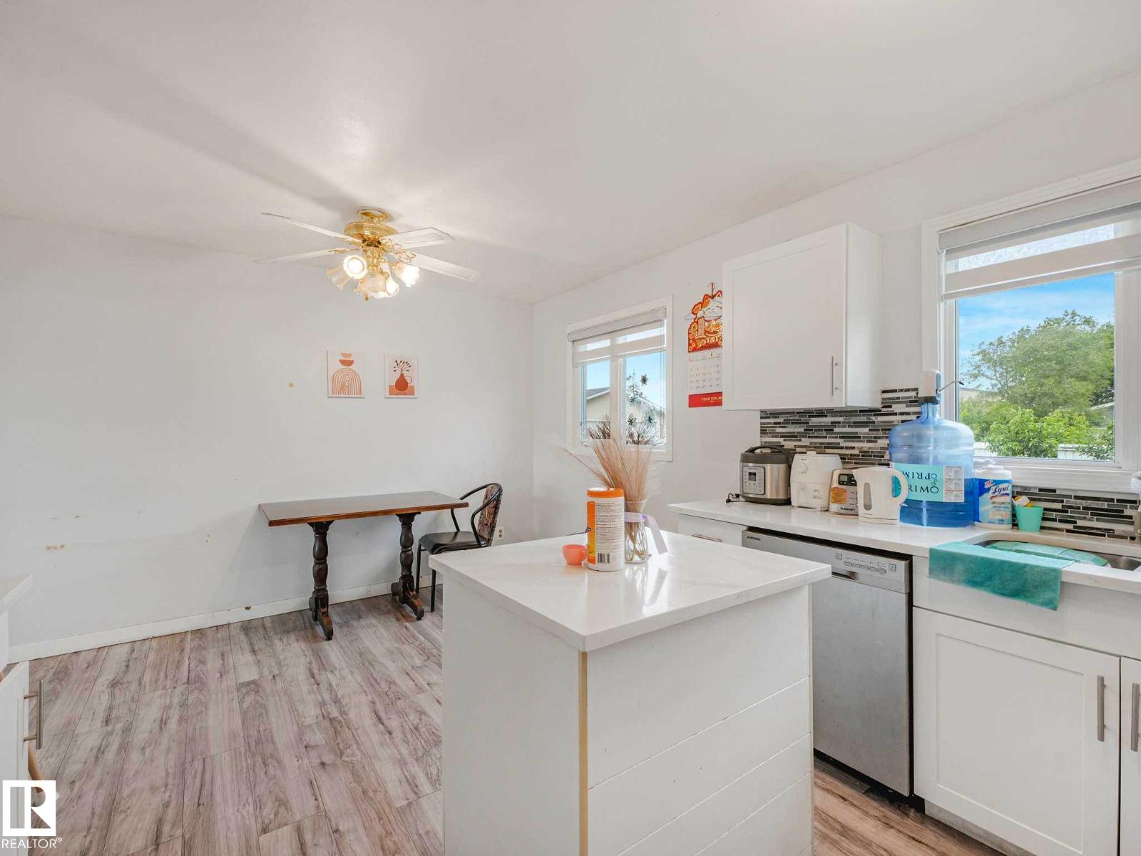 9528 151 AV NW - 18